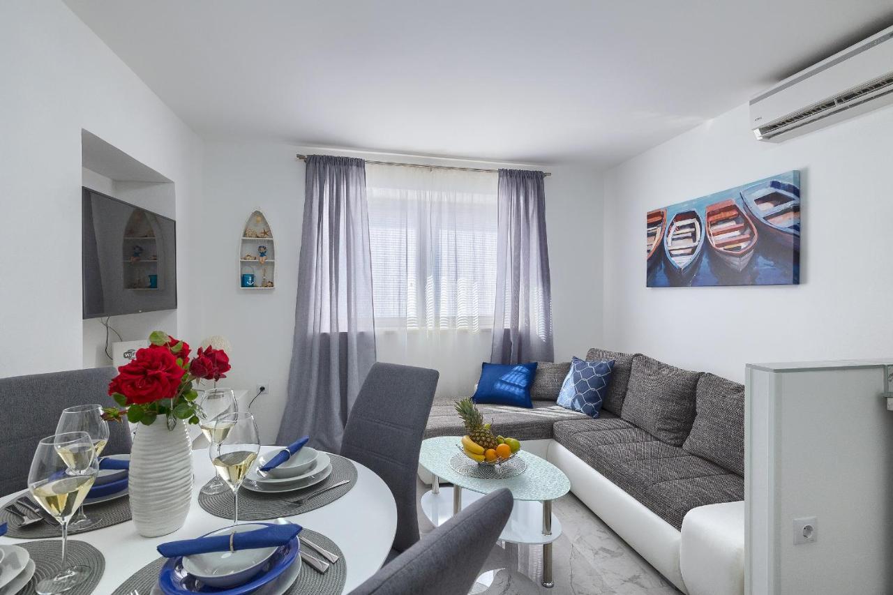 Studio Apartman Luka Pomer Bagian luar foto