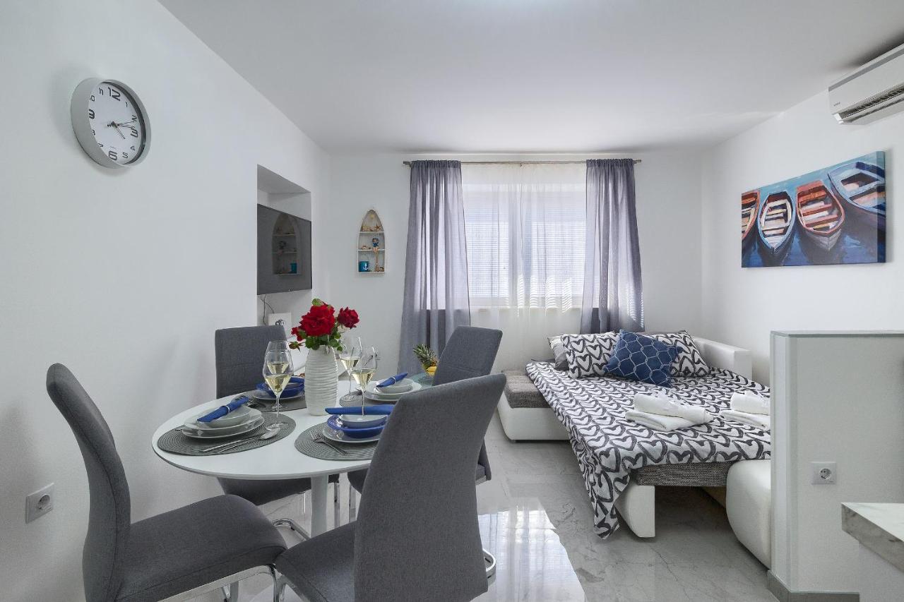 Studio Apartman Luka Pomer Bagian luar foto