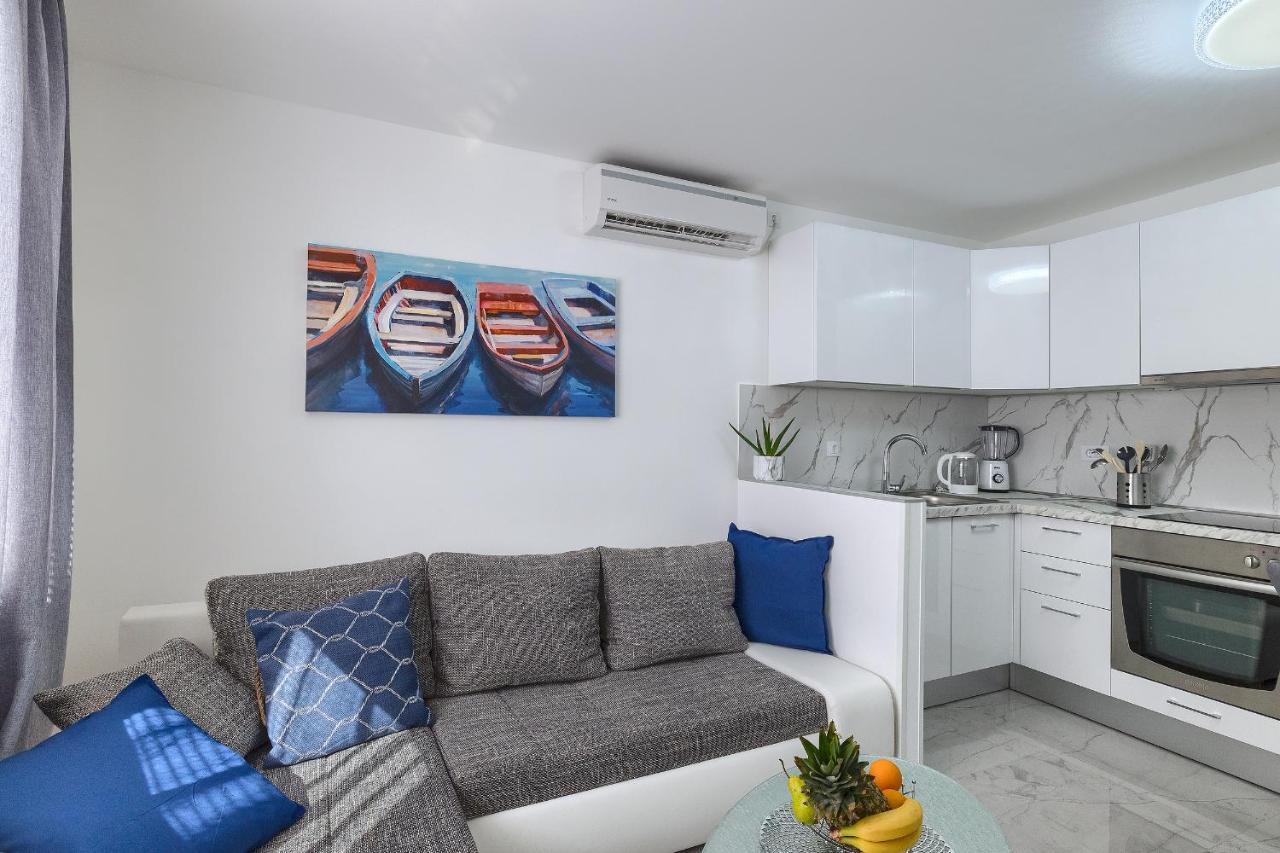 Studio Apartman Luka Pomer Bagian luar foto