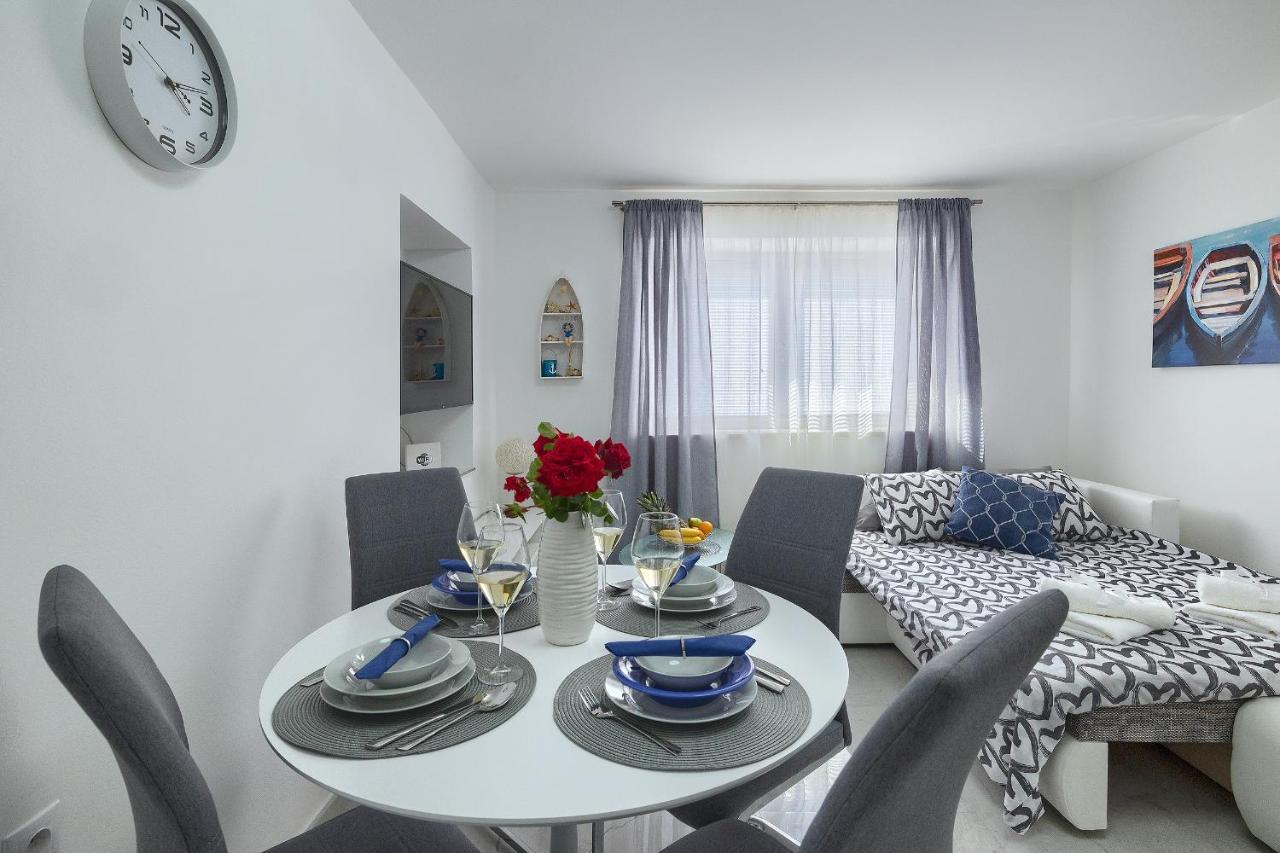 Studio Apartman Luka Pomer Bagian luar foto
