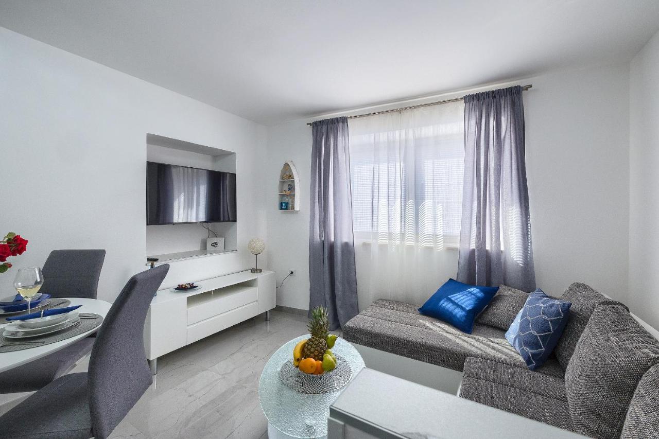 Studio Apartman Luka Pomer Bagian luar foto