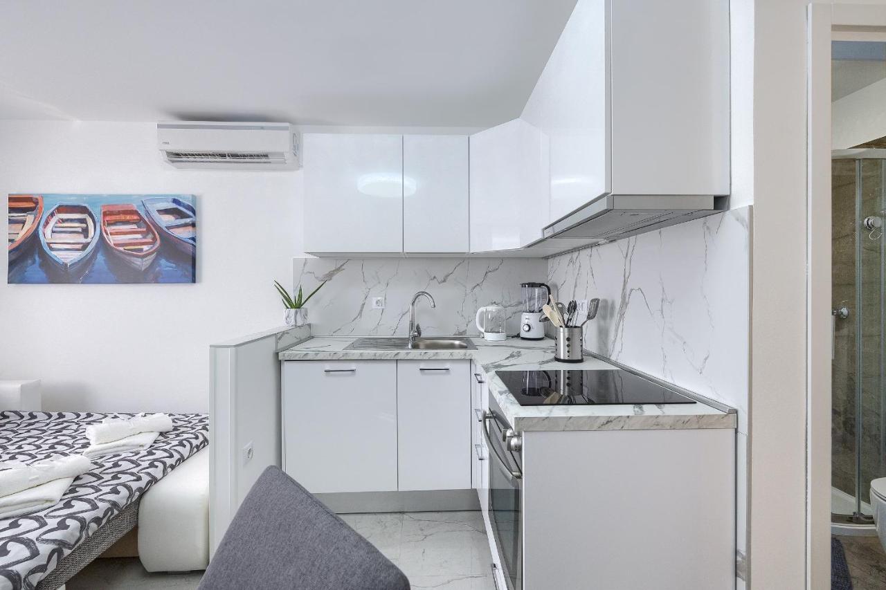 Studio Apartman Luka Pomer Bagian luar foto