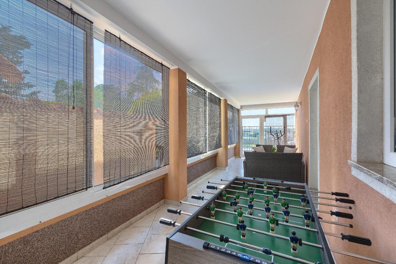 Studio Apartman Luka Pomer Bagian luar foto