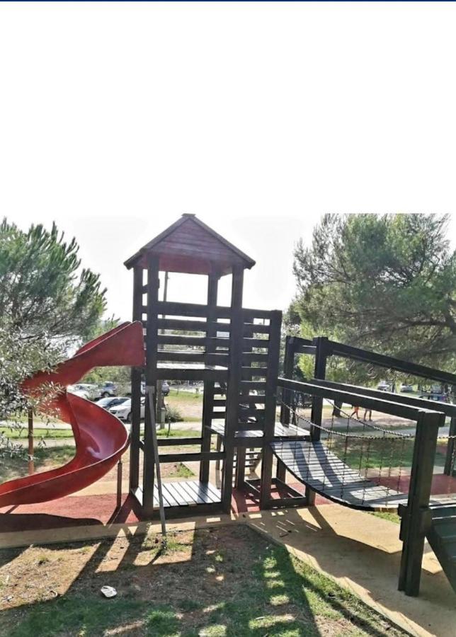 Studio Apartman Luka Pomer Bagian luar foto